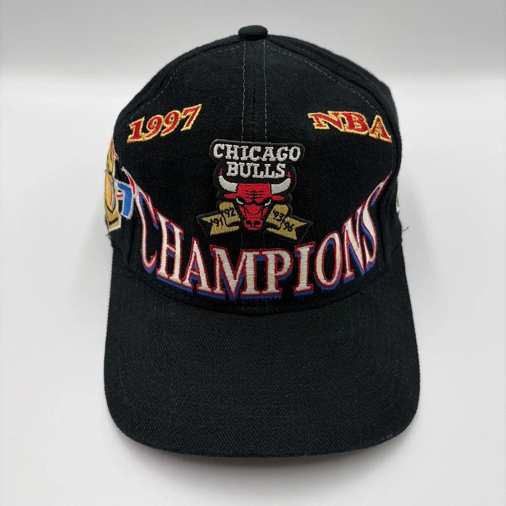 Vintage Chicago Bulls Snapback Hat Mens OSFA Black NBA Basketball 1997 Champions